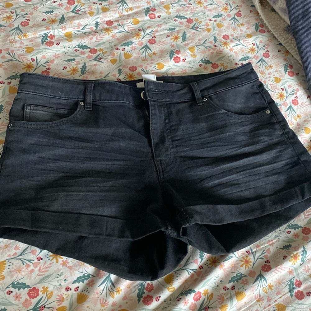 H & M shorts